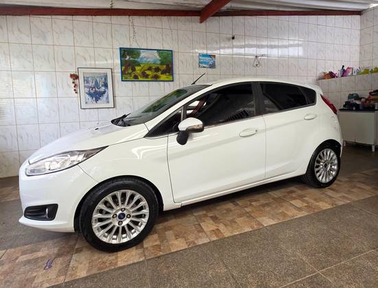 FORD FIESTA 1.6 TITANIUM HATCH 16V FLEX 4P MANUAL FORD FIESTA 1.6 TITANIUM HATCH 16V FLEX 4P MANUAL